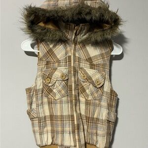 Ashley By 26 International Plaid Puffer Vest in Tan and Brown